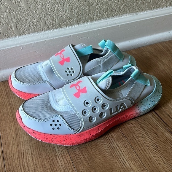 COPY - Under Armour Girls Run Play Fade Running Shoes Size 7y or women’s 9 - Picture 1 of 4